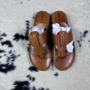 BORN Women’s Tan Leather Slip On Open Toe Thong Sandals Size 10